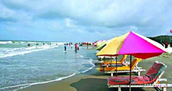 চিরচেনা রূপে ফিরেছে পর্যটন নগরী কক্সবাজার
